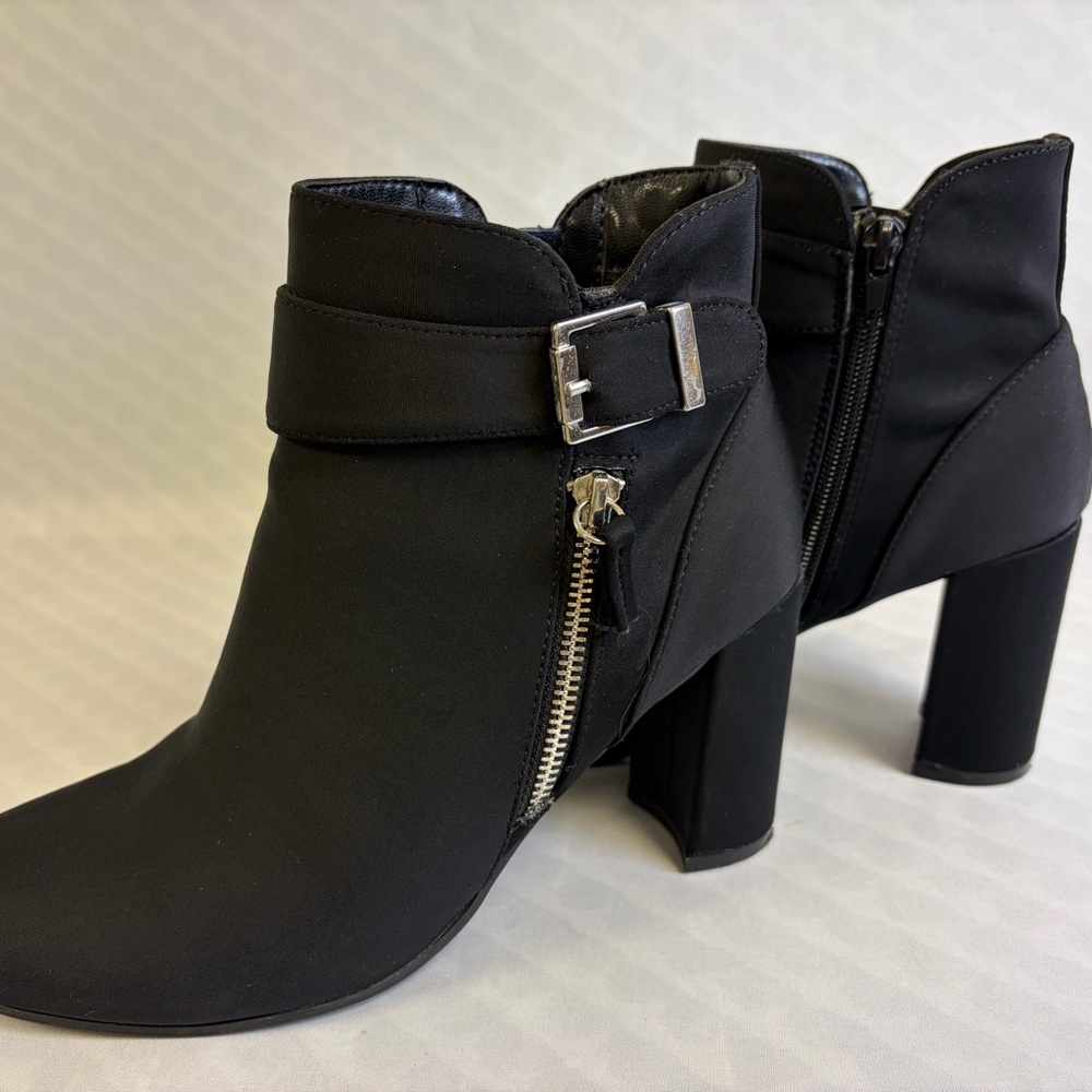 Unisa Women's Black Ankle Booties with Buckle and Heel 8 1/2 M